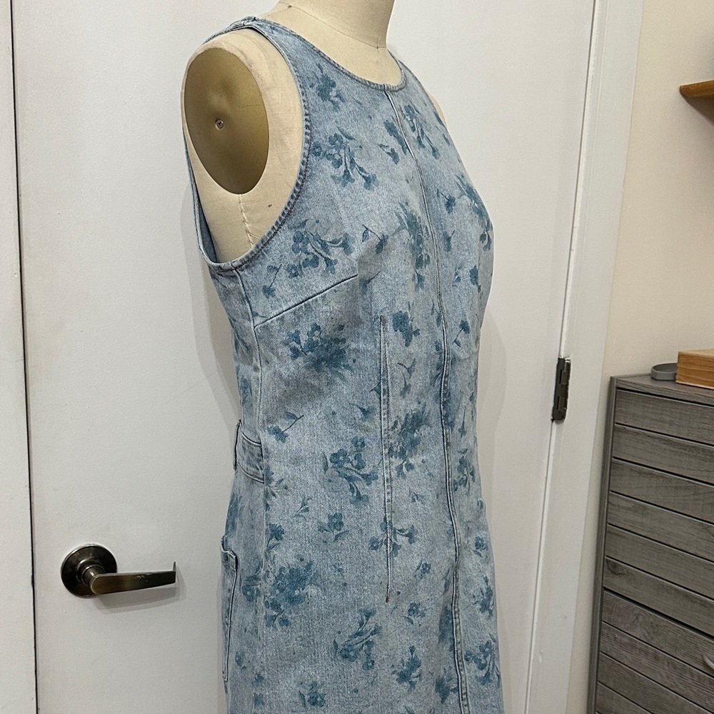 Sleeveless Blue Floral Denim Mini Dress